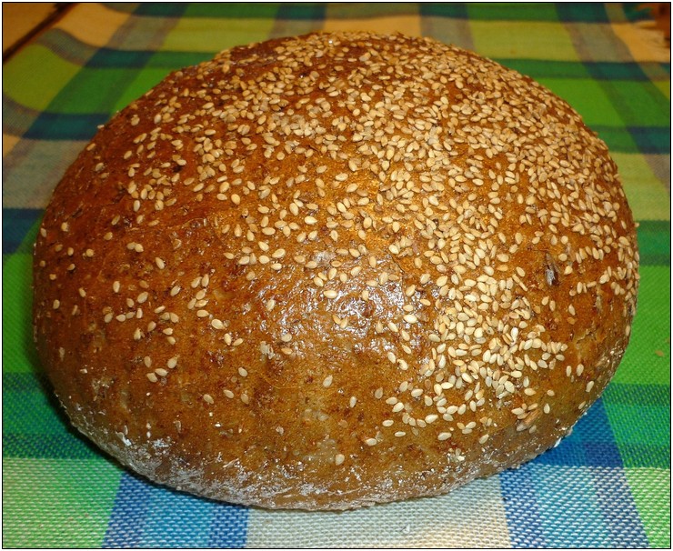 Chleb razowy z sezamem